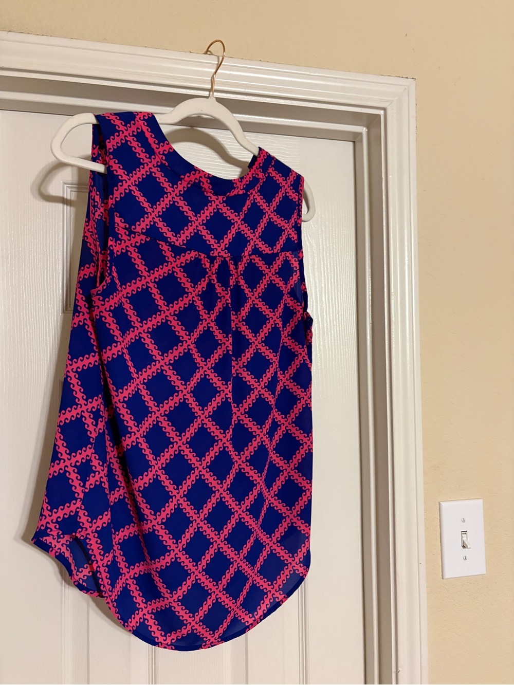 41 Hawthorn Navy and Pink Lattice Print Sleeveless Top - Picture 4 of 4